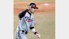 “난 4번 타자! 타점만 생각했다” LG 정성훈이 말하는 홈런 1위의 비결