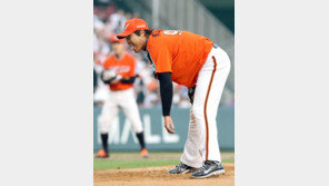 1회에만 5실점… ‘괴물’이 무너졌다