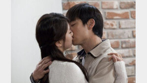 ‘건축학개론’ 삭제됐던 수지-이제훈 키스신 공개 