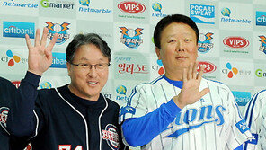 안경쓴사람 접어 “두 감독의 손병호게임?” 깨알 재미