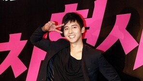 [포토] 신민철, 1인치 노출…女心 ‘콩닥콩닥’