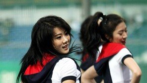 [포토] 치어리더, 속바지 노출은 기본~!