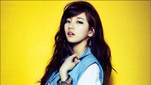 [포토] ‘첫사랑녀’ 수지, 배 훤히 드러내고 아찔 섹시미 방출