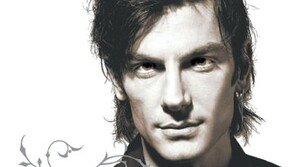 크로아티아의 피아니스트 막심, CM인터렉티브와 계약