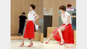 김선아 반전스커트 “그녀가 앉자 우월한 각선미가 그대로…”