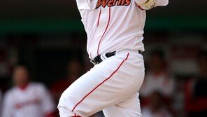 [포토] SK 조인성, 끝내기 투런 홈런 쐈다!