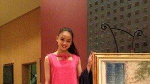 손연재, 핫핑크 미니드레스 ‘팔뚝만한 다리’