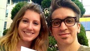 [연예 뉴스 스테이션] ‘버스커버스커’ 미국인 드러머 브래드, 깜짝결혼