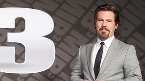 [SD포토] 조쉬 브로린 ‘그레이 수트 멋지게 입고’