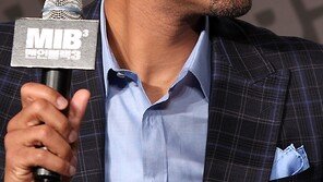 [SD포토] 윌스미스, 경청하는 옆모습 ‘매력적이야~’