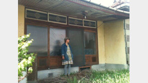 [스타 온라인] 이효리, 32년 만에 다시 찾은 시골집서 찰칵