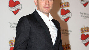 이완 맥그리거 “굿모닝 코리아” vs 윌 스미스 “원더풀 서울”