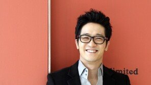 알렉스, 팬 결혼식에서 축가 선물 ‘약속 지켰다’