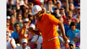 ‘힙합청년’ 파울러, 매킬로이 위에 서다