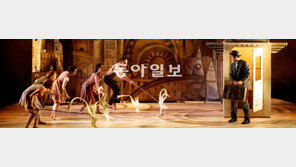 [공연 리뷰]전시회에 온 듯 그림책 보는 듯 환상적 무언극