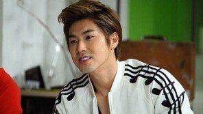 유노윤호 “헬멧쓰고 영화보러 가” 독특 일탈 공개 