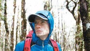 [아웃도어]여름철 트레킹, 아쿠아슈즈로 물집 걱정 끝∼