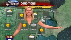 투명 기상 캐스터, “의상 논란 저리가라” 색다른 재미!