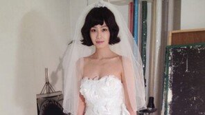 홍수현, 웨딩드레스 입고 ‘볼륨 몸매’ 과시