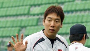 속타는 김진욱 감독, 김현수가 더 그리운 이유