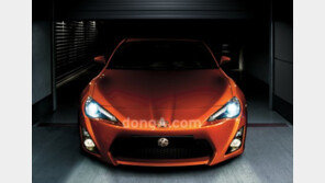 ‘토요타 86’ 최초공개... “후륜구동 스포츠카의 열풍”