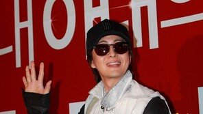 [포토] 배용준, 소속 여배우사랑 폭발… 직접 강림