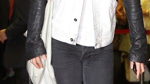 [SD포토] 배용준, 과하지 않은 시사회 패션 ‘개념룩 완성’