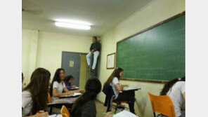 완벽한 시험감독, 시야확보 제대로 ‘컨닝 하기만 해봐’