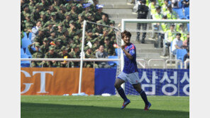 문상윤, 명품킥…인천에 달떴다