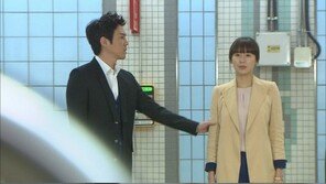 윤정희-최원영, 애틋한 ‘플랫폼 키스’ 화제