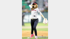 [포토] 제시카, 시구에서 빛나는 우월 바디라인