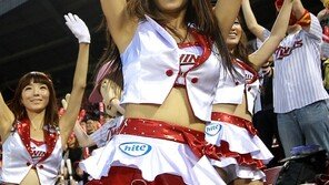 [포토] 치어리더, 요술봉으로 귀여운 응원