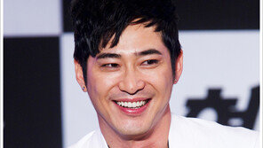 [우먼 동아일보 스타 포토] 영화 ‘차형사’의 비주얼 충격! 강지환 “패션 테러리스트로 변신하고보니…” 