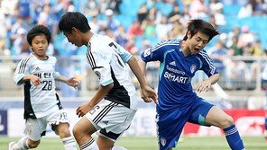 [SD포토] 양요섭, 굴욕표정 ‘앗! 공이 어디로?’