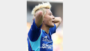 [SD포토] 김준수 ‘오늘 잘 안풀리네요’