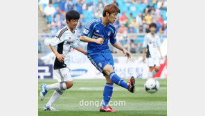 [SD포토] 윤두준, 불꽃 패스