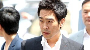 [포토] ‘성폭행 혐의’ 고영욱, 조사 받으러 경찰서 출두