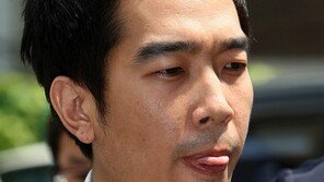 [포토] 재소환 고영욱, 바짝바짝 마르는 입술