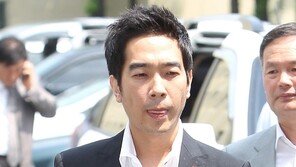 [포토] ‘경찰 재소환’ 고영욱, ‘표정관리 안돼~’