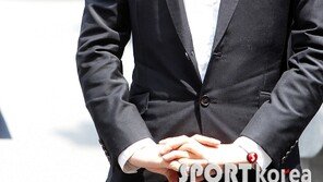 [포토] 고영욱, 굳은 표정 ‘진실은?’