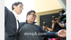 [SD포토] ‘성폭행 혐의’ 고영욱, 용산 경찰서에 자진 출두