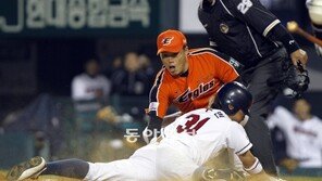 [포토] 정수빈, 역전성공! ‘누구도 나를 막을 순 없어!’