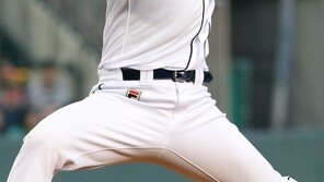 데뷔 첫승 정대현, 두산 1위 꽂았다!