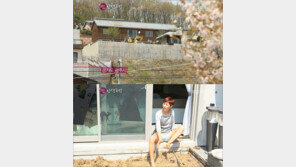 변정수, 자연친화적 집 공개 ‘맨발로…독특하네’