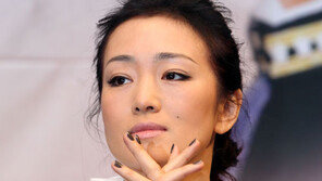 공리, 13살 연하남과 동거중…중국 발칵