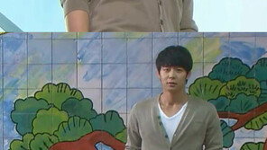 박유천, 깔끔한 코디+안경으로 ‘만찢남’ 입증