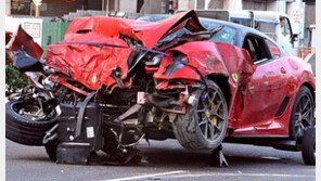 충격! 5억짜리 '페라리599' 사고 동영상