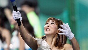 [포토] 치어리더 ‘저도 야구 하고 싶어요~’