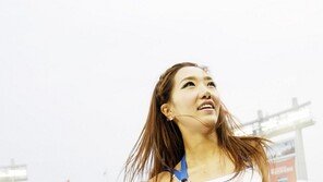 [포토] 치어리더, ‘쿨’한 의상으로 공연은 ‘핫’하게~!