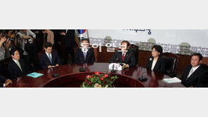 ‘황우여 체제’ 첫 최고위부터… 親朴 vs 非朴 경선룰 기싸움